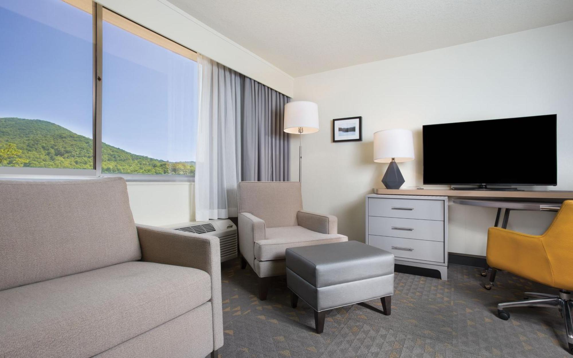 Holiday Inn Asheville East-Blue Ridge Pkwy By Ihg Eksteriør bilde
